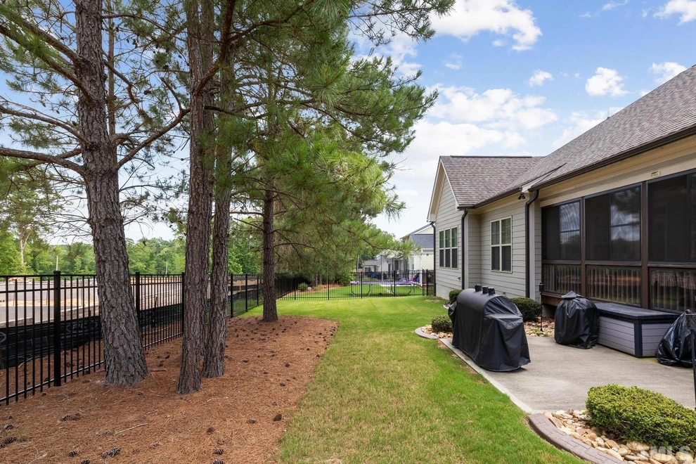 Photo of 332 Spruce Pine Trail, Knightdale, NC 27545