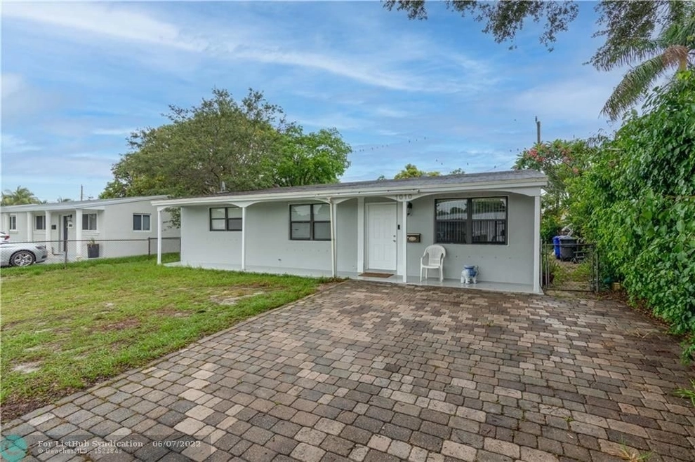 Unit for sale at 1010 N 71st Ter, Hollywood, FL 33024