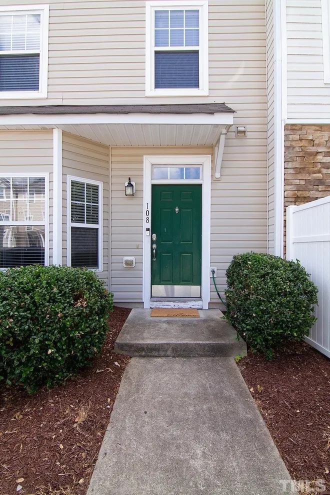 Photo of 1311 Canyon Rock Court, Raleigh, NC 27610