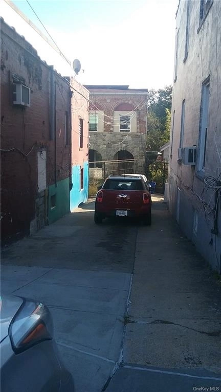 Photo of 1062 East Gun Hill Road, Bronx, NY 10469