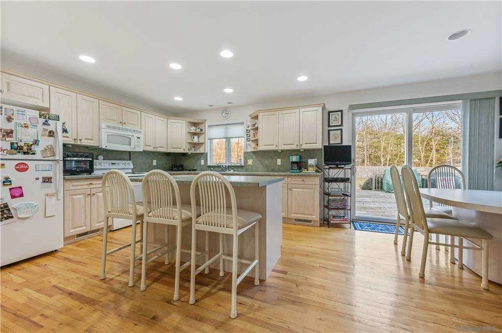Photo of 5 Amys Path, East Quogue, NY 11942