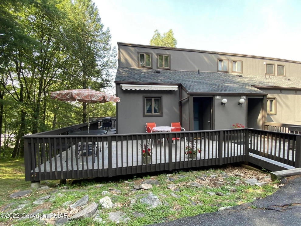 Photo of 31 Middle Village Way, Tannersville, PA 18372