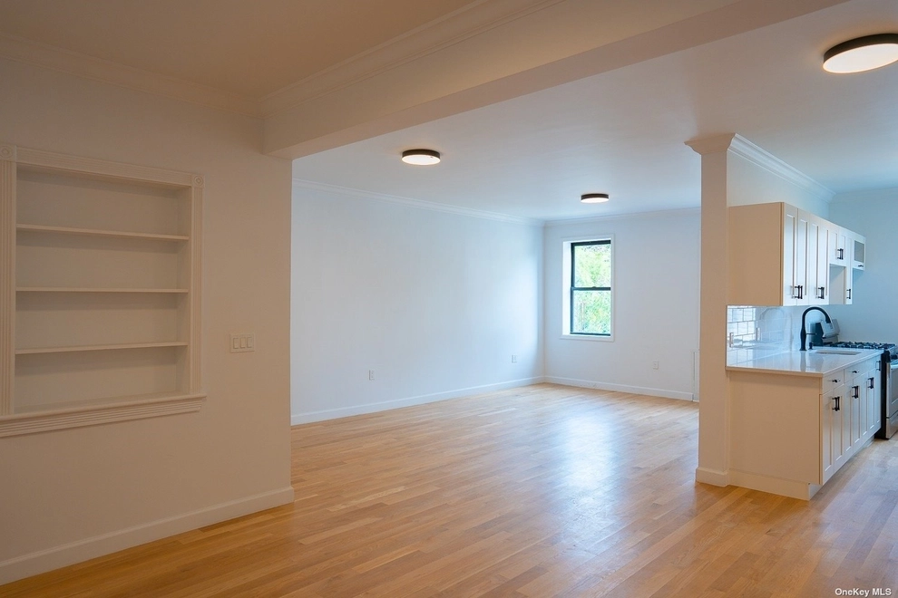 Unit for sale at 811 Cortelyou Road, Kensington (Brooklyn), NY 11218