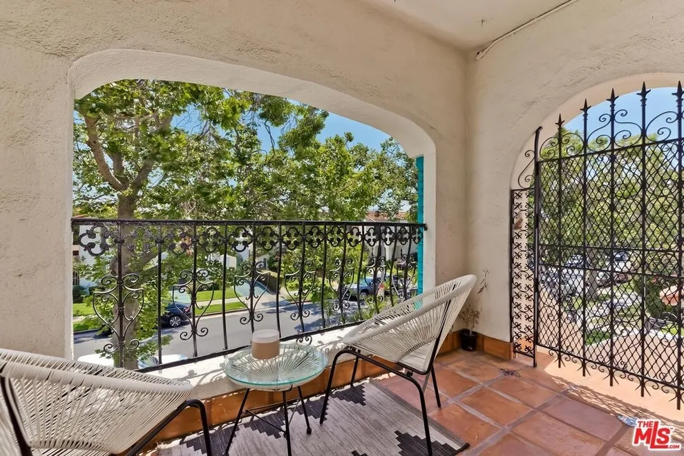 Photo of 159 North Arnaz Drive, Beverly Hills, CA 90211