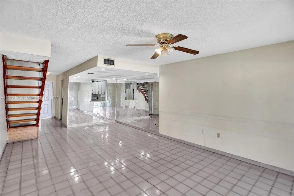 Photo of 1719 West 55th Place, Hialeah, FL 33012