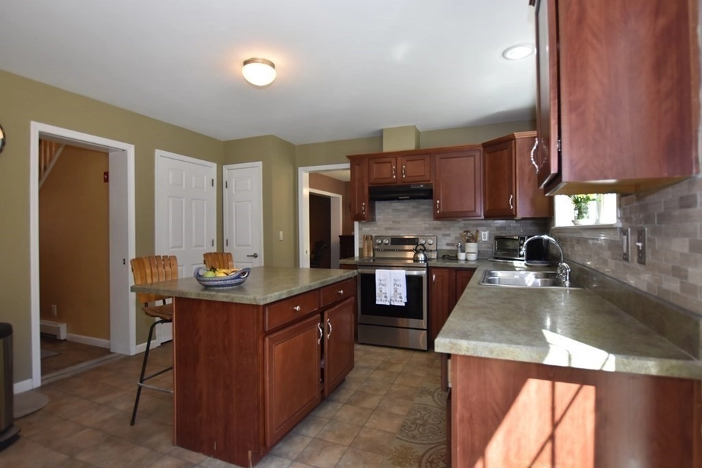 Photo of 377 Sylvester Road, Florence, MA 01062