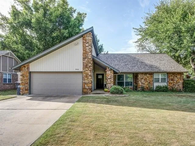 Photo of 9806 East 117th Place South, Bixby, OK 74008