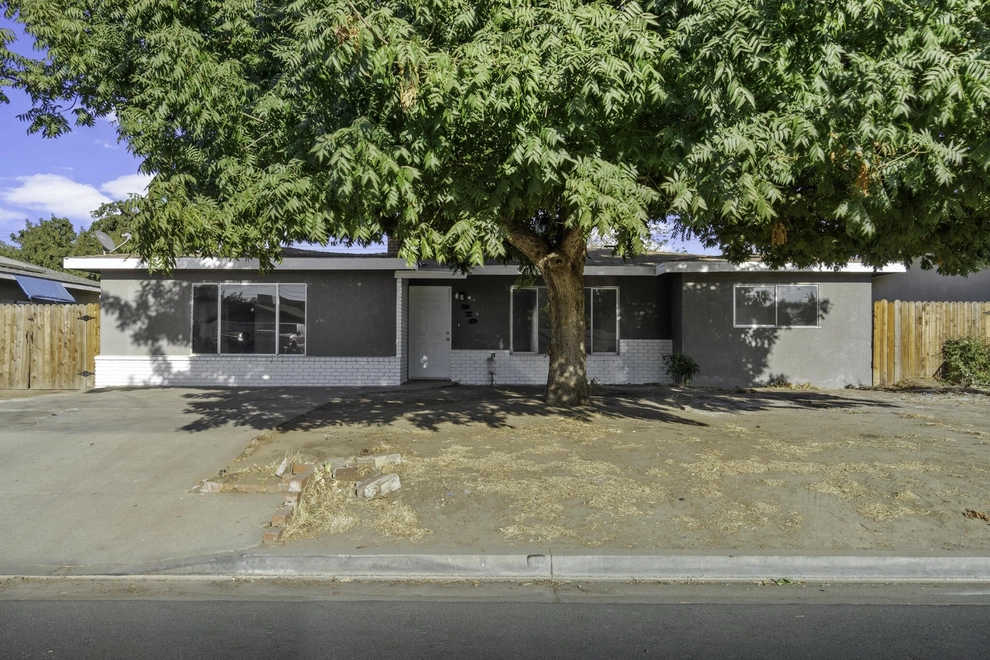 Photo of 370 North Beverly Street, Porterville, CA 93257