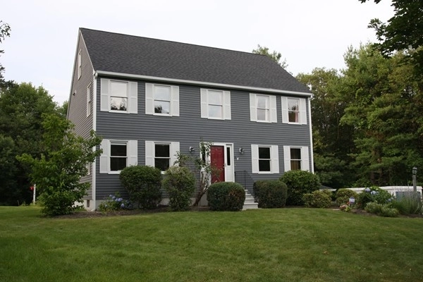Unit for sale at 16 Indian Ln, Franklin, MA 02038