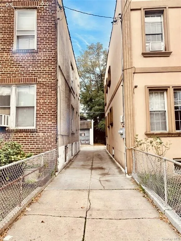 Photo of 2878 Randall Avenue, Bronx, NY 10465