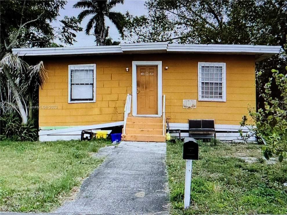 Unit for sale at 398 Cypress Ave, Pahokee, FL 33476