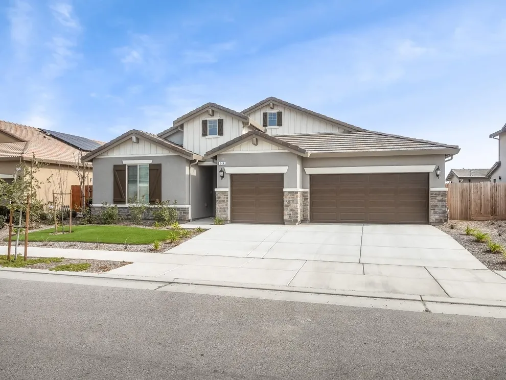  for Sale at 3644 Gold King Place Circle, Dinuba, CA 93618