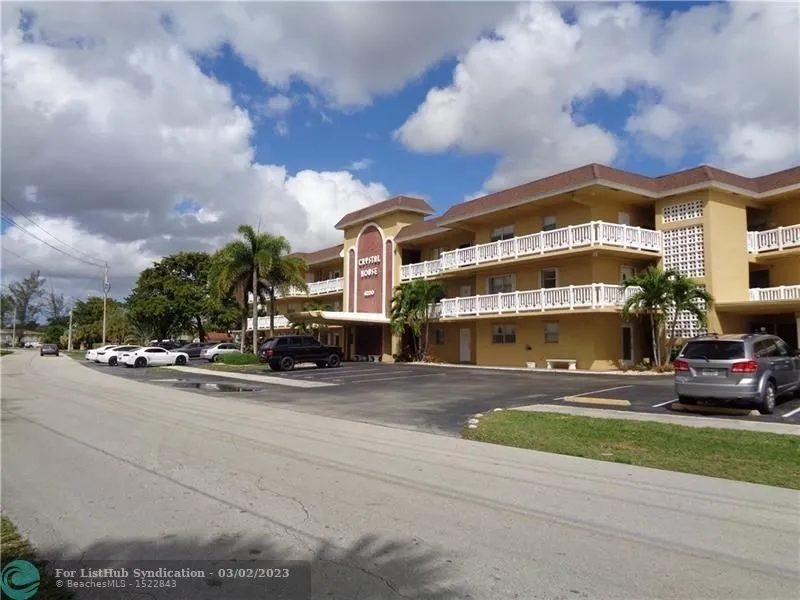 Unit for sale at 4200 Crystal Lake Dr, Deerfield Beach, FL 33064