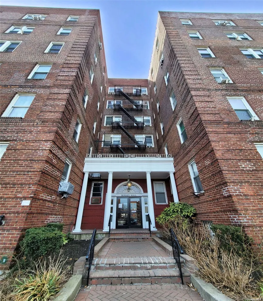 Photo of 114-20 Queens Boulevard, Forest Hills, NY 11375