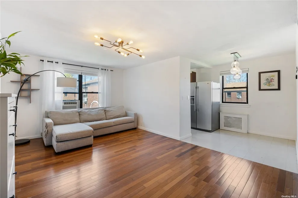 Livingroom at Unit 186 at 196-46 67th Avenue