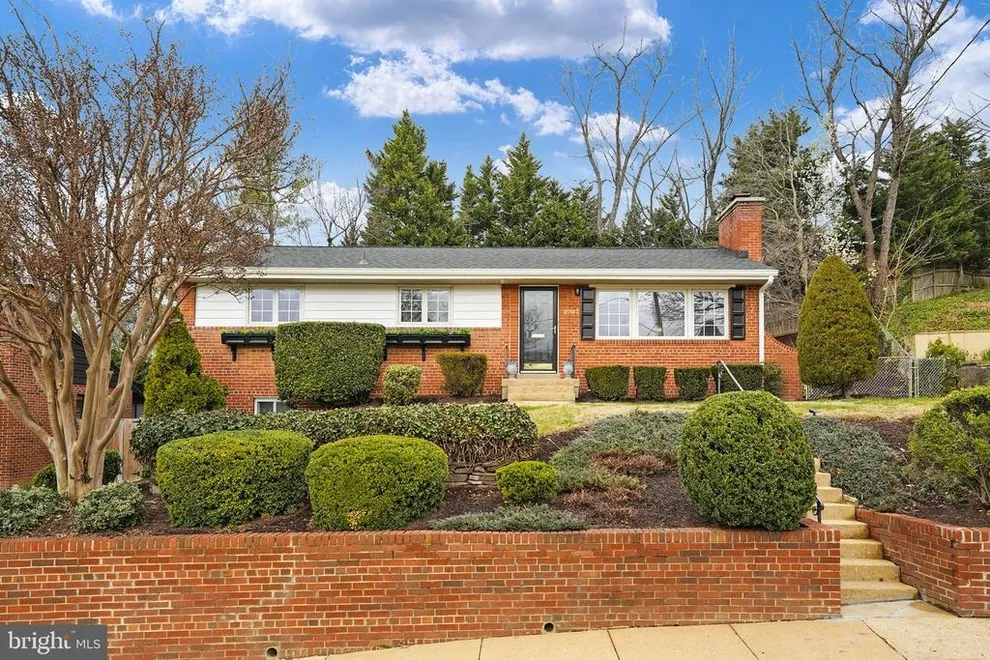  for Sale at 2707 Bryan Place, Alexandria, VA 22302