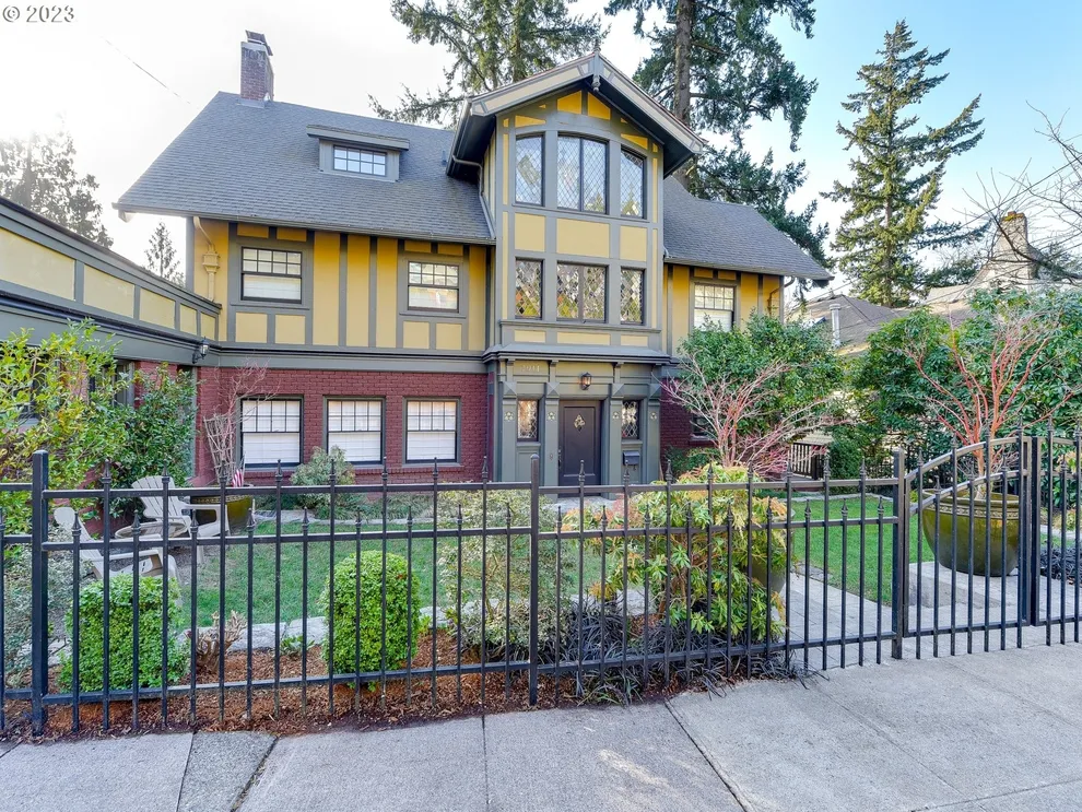  for Sale at 2911 Southwest Fairview Boulevard, Portland, OR 97205