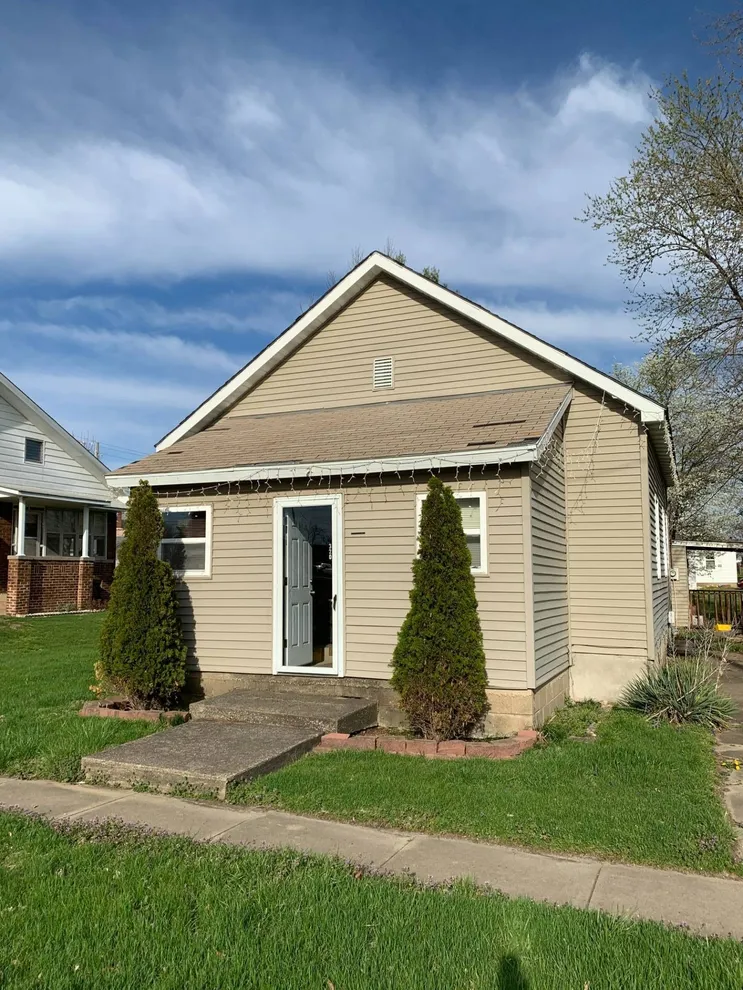 Unit for sale at 320 South Morse Street, Roodhouse, IL 62082