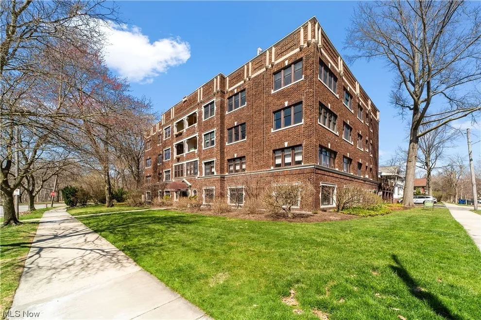 Unit for sale at 2425 N Park Boulevard, Cleveland Heights, OH 44106