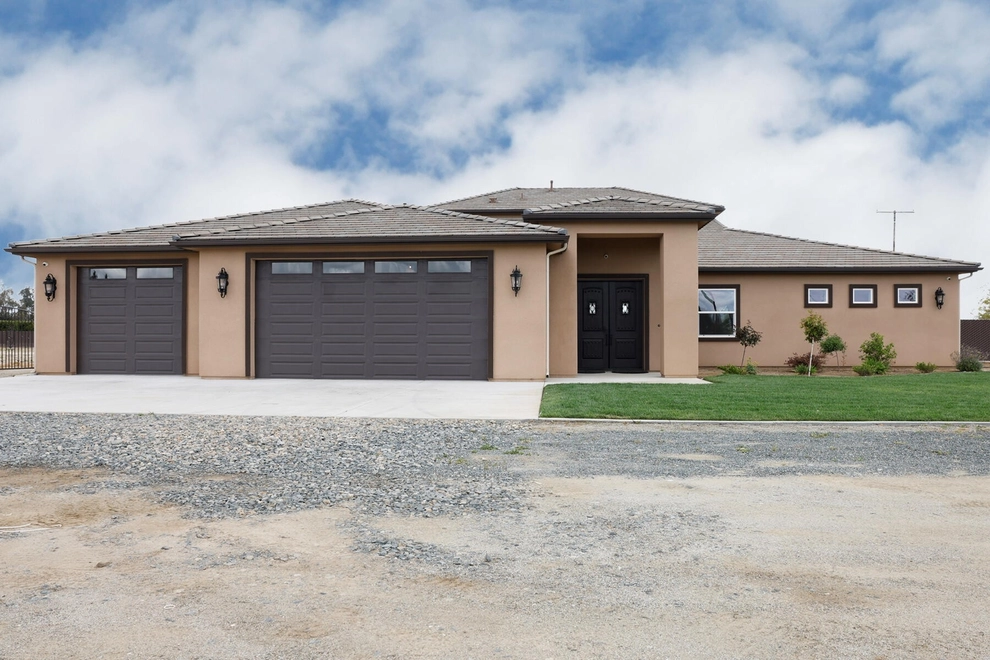 Unit for sale at 27616 Road 176, Exeter, CA 93221