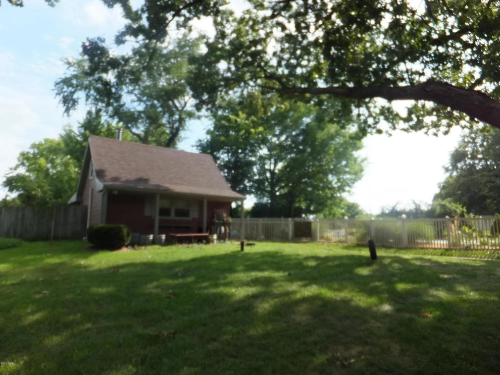 Photo of 2356 West Whitten Road, Carthage, MO 64836