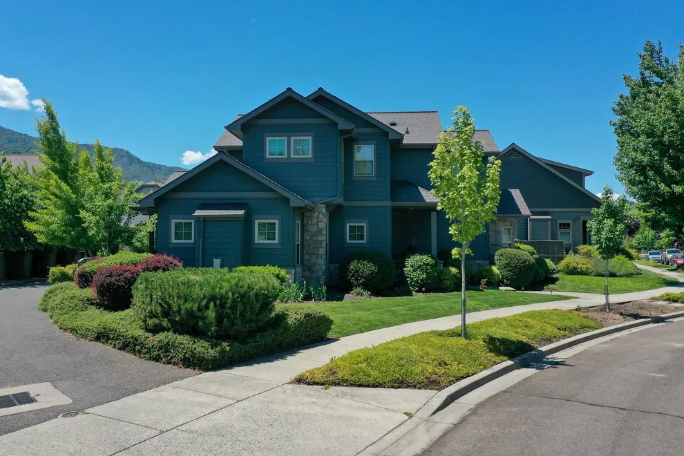 Unit for sale at 454 Briscoe Place, Ashland, OR 97520