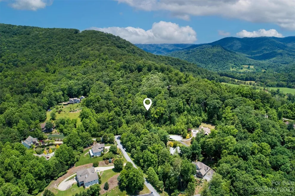 Photo of 158 Twin Courts Drive, Weaverville, NC 28787