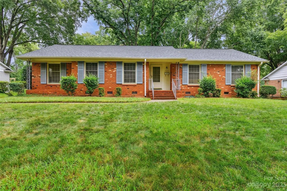 Unit for sale at 7009 Wrentree Drive, Charlotte, NC 28210