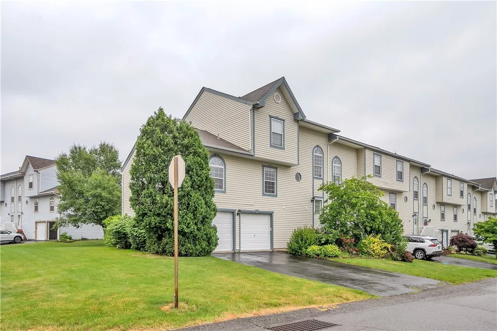 Photo of 410 Suncrest Drive, Cranberry Twp, PA 16066