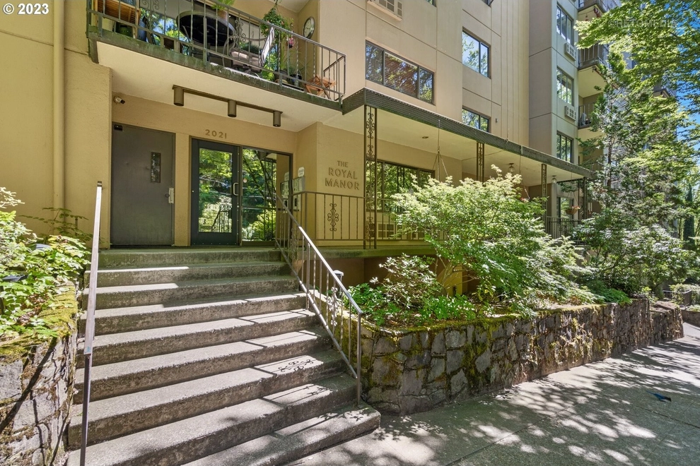 Unit for sale at 2021 SW MAIN ST, Portland, OR 97205