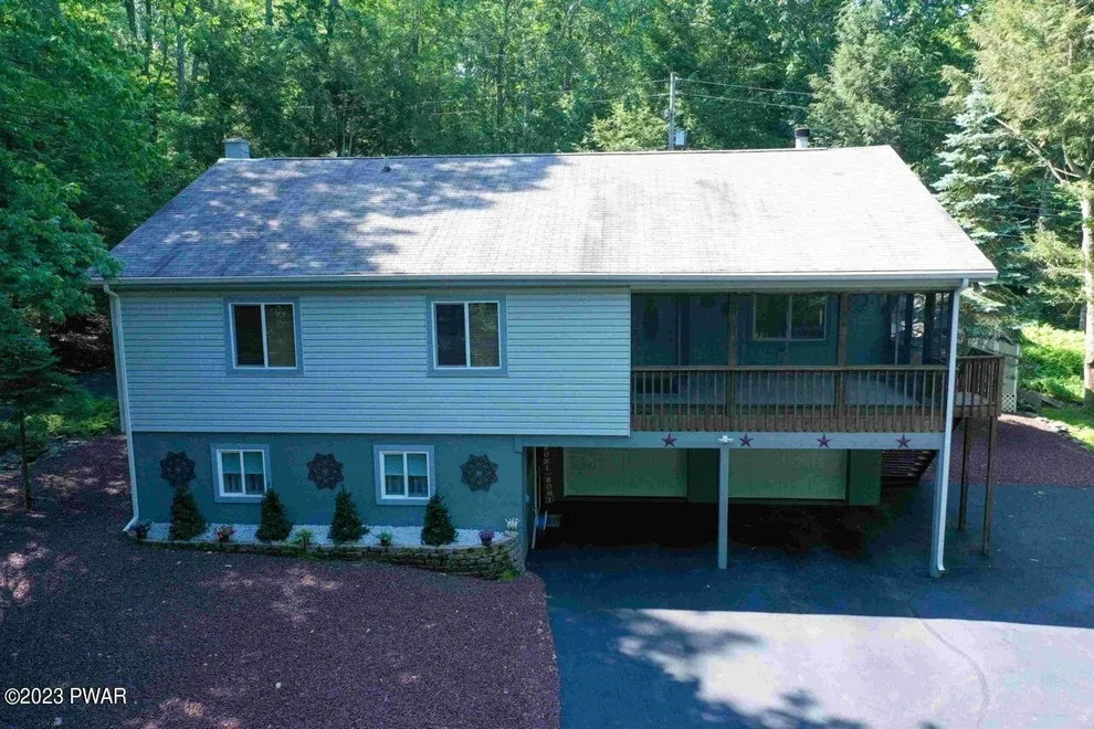 Unit for sale at 563 Hemlock Farms Rd, Lords Valley, PA 18428