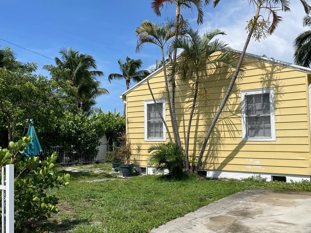 Unit for sale at 325 Wellesley Drive, Lake Worth Beach, FL 33460