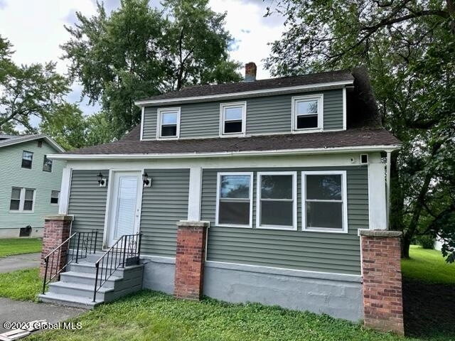 Photo of 516 3rd Avenue, Rensselaer, NY 12144
