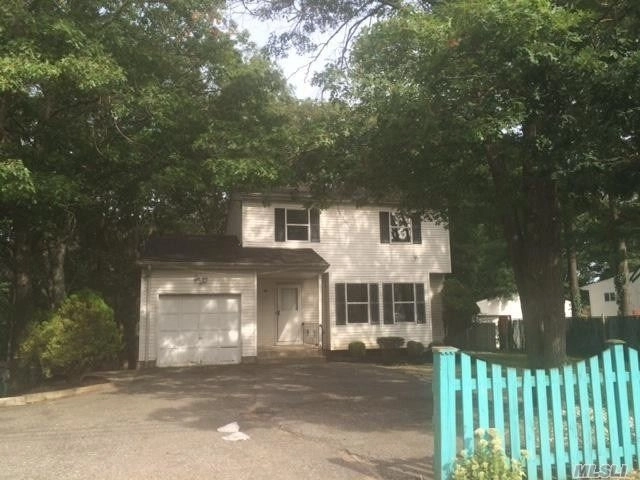 Photo of 257 American Boulevard, Brentwood, NY 11717