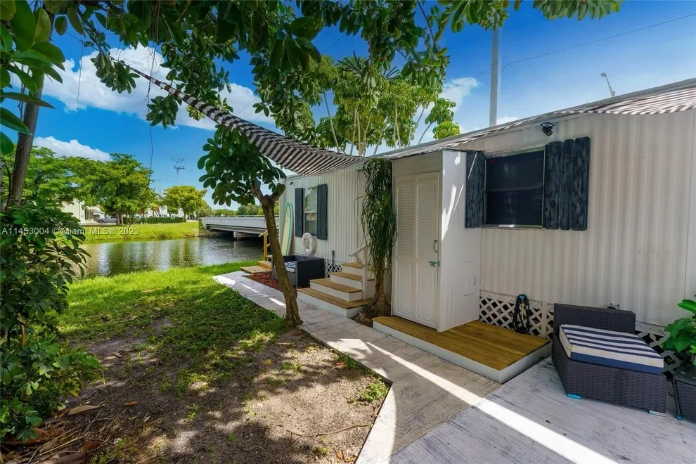 Photo of 6352 Northeast 11th Avenue, Fort Lauderdale, FL 33334