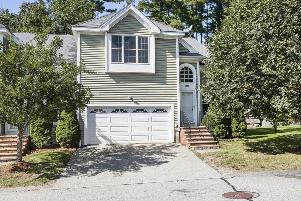 Unit for sale at 39 Knowlton Cir, Upton, MA 01568