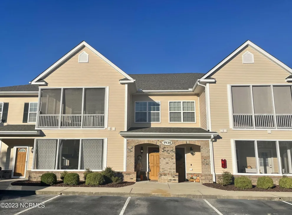 Unit for sale at 1930 Tara Court, Greenville, NC 27858