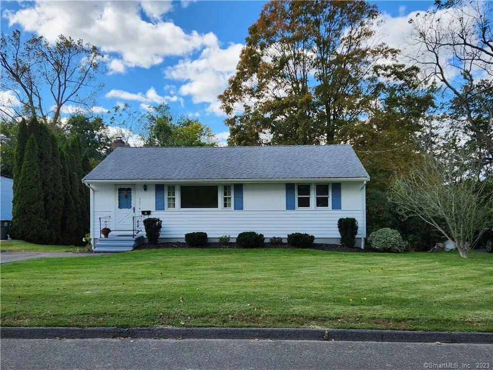 Unit for sale at 565 Pond Point Avenue, Milford, Connecticut 06460