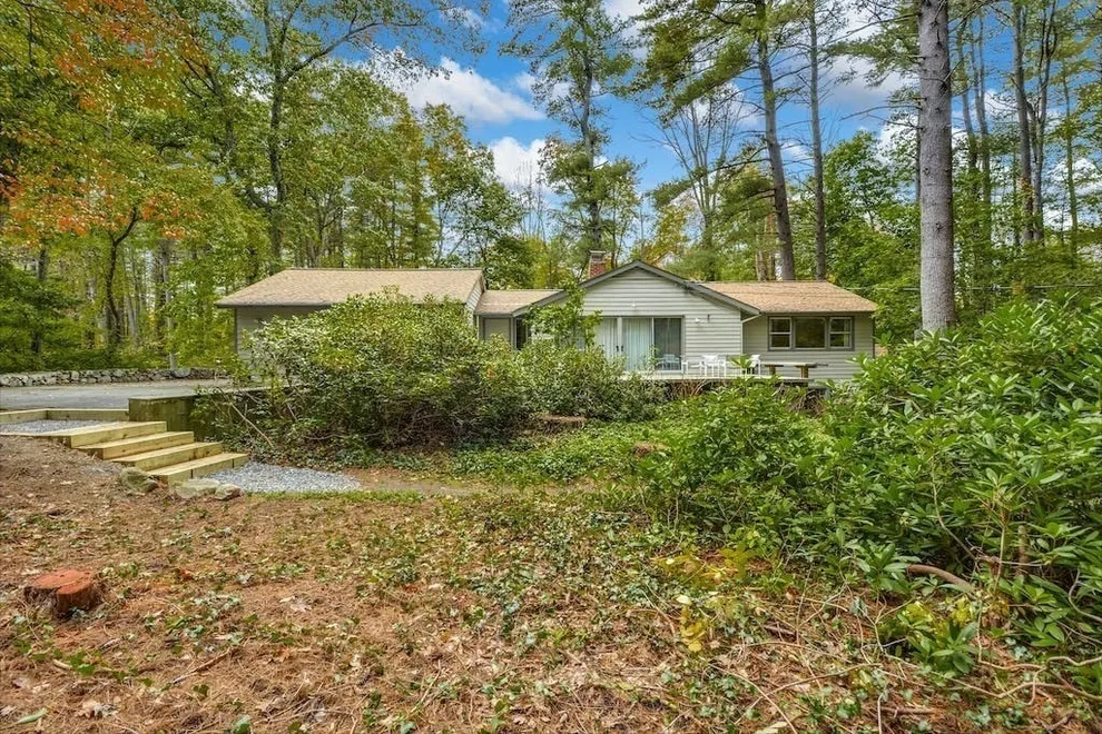 Unit for sale at 85 The Valley Rd, Concord, MA 01742