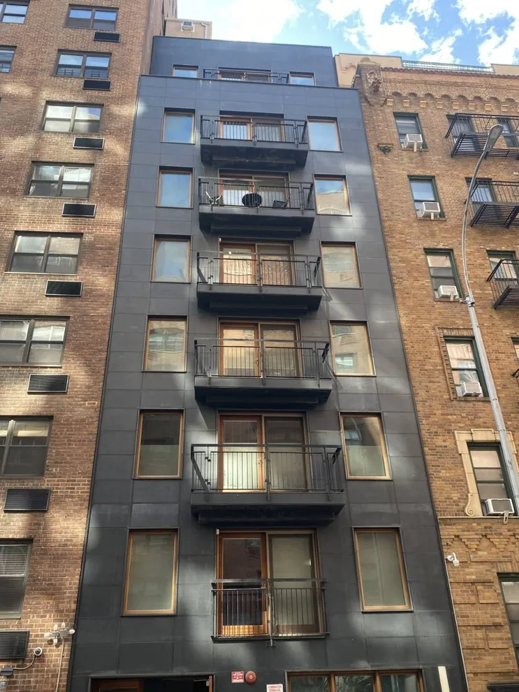 Unit for sale at 234 E 70th St, New York, NY 10021