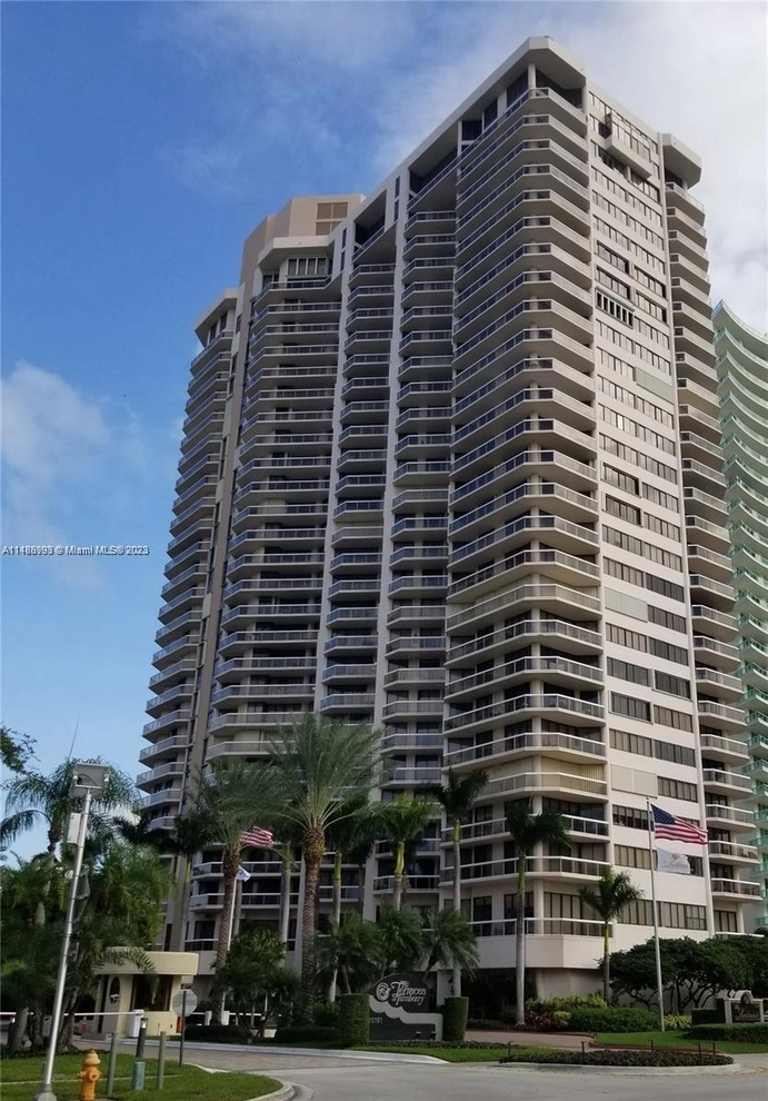 Unit for sale at 20185 E Country Club Dr, Aventura, FL 33180