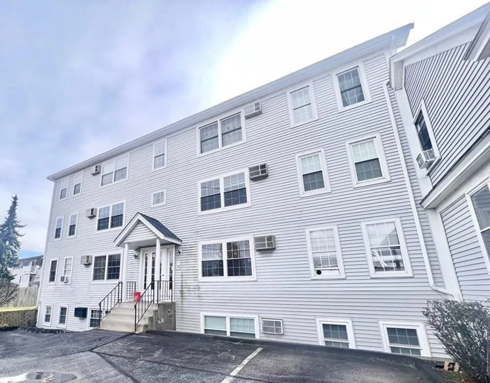 Unit for sale at 1 Amesbury St, Worcester, MA 01605