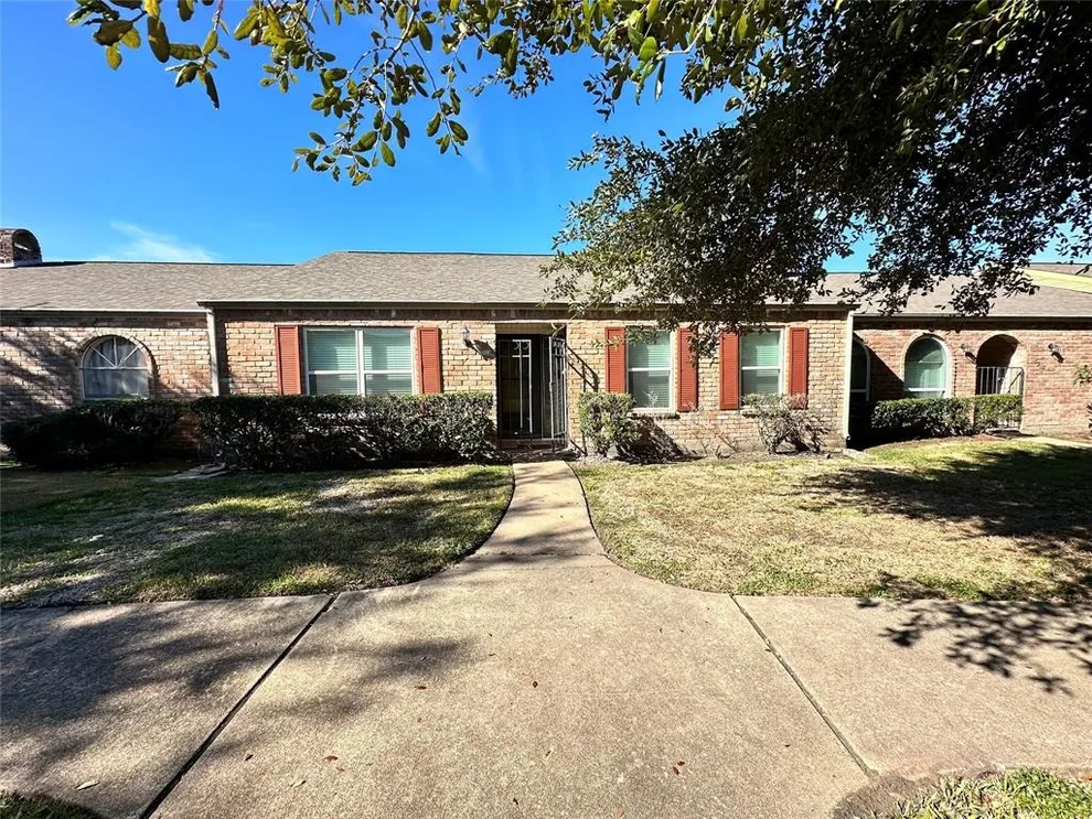 Unit for sale at 10960 Bexley Drive, Houston, TX 77099