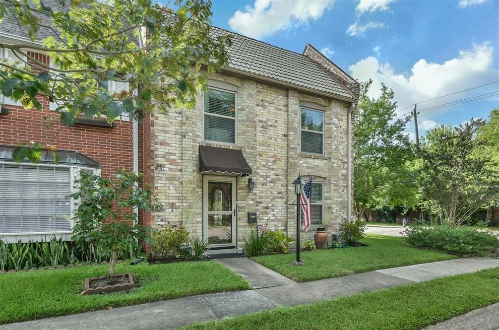 Photo of 6500 Gambier Lane, Bellaire, TX 77401