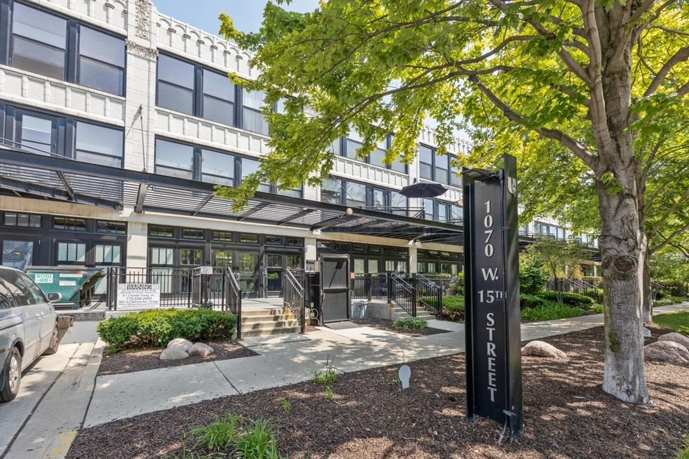 Unit for sale at 1070 W 15TH Street, Chicago, IL 60608