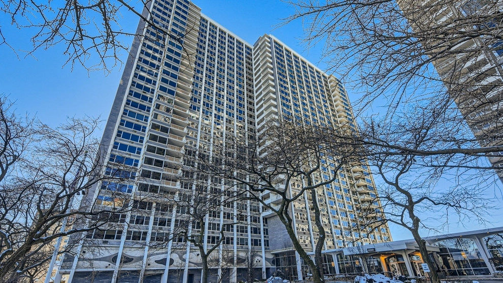 Unit for sale at 4250 N MARINE Drive, Chicago, IL 60613
