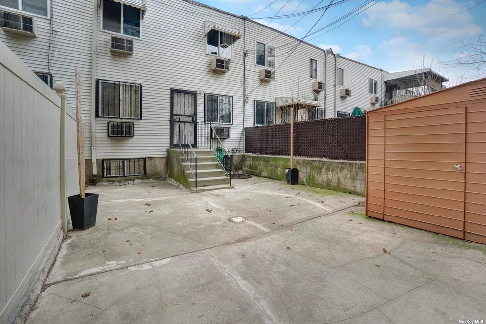Photo of 16 Seigel Court, Brooklyn, NY 11206