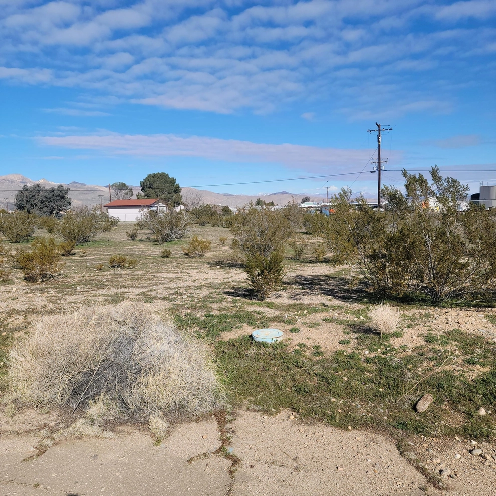 Unit for sale at Phillips Road, Mojave, CA 93501