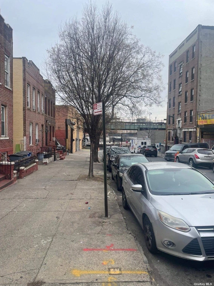 Photo of 1039 Lowell Street, Bronx, NY 10459
