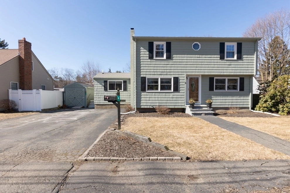 Unit for sale at 8 Summit Ter, Peabody, MA 01960